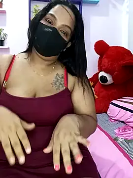  Hot Kisses  online show from December 2024 06:48:01 PM