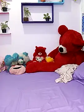  Hot Kisses  online show from January 2025 06:27:02 PM