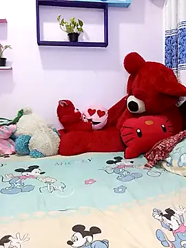  Hot Kisses  online show from January 2025 06:00:01 PM