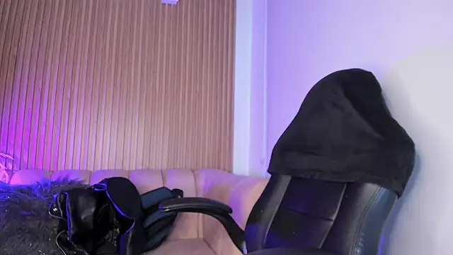 alessandra shayk6 online show from February 2025 11:39:02 AM