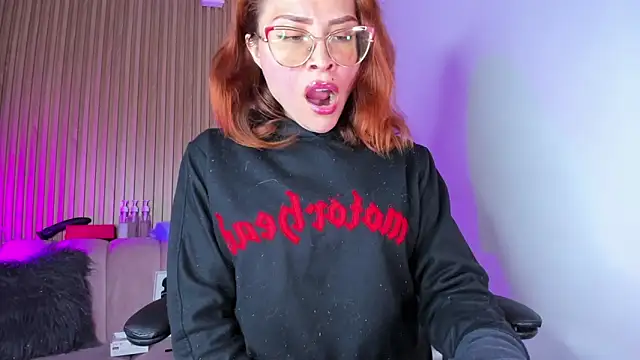 alessandra shayk6 online show from February 2025 02:44:02 PM