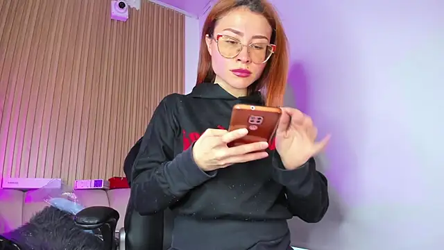alessandra shayk6 online show from February 2025 11:44:02 AM