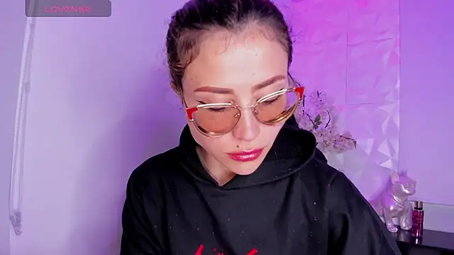 alessandra shayk6 online show from March 2025 12:43:02 PM