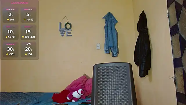 cristinamontiel online show from December 2024 03:00:02 PM