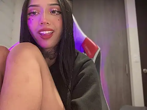 ANDREA FERRY online show from February 2025 08:10:01 AM