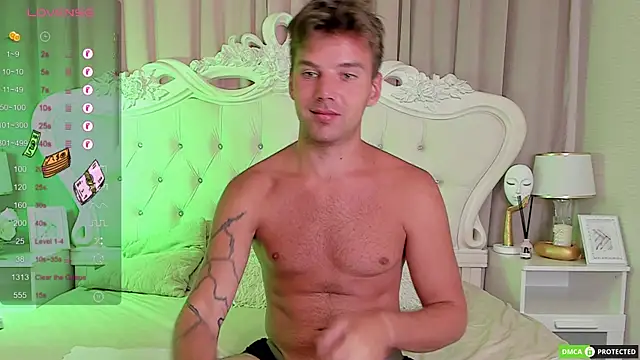 ArthurWhitee online show from November 2025 08:17:01 AM