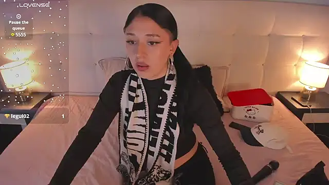 Zowi Hottiee online show from February 2025 05:20:01 AM
