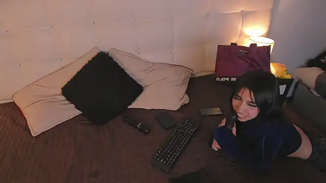Zowi Hottiee online show from February 2025 06:00:01 AM