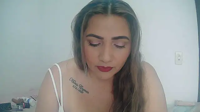 Snapshot of Paula-Harrison chatting on December 2024 12:49:01 PM Paula-Harrison online show from December 2024 12:49:01 PM