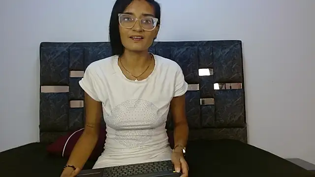 valentina lov online show from September 2025 12:05:01 PM