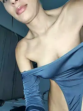 cuteluci  online show from December 2024 09:00:02 PM