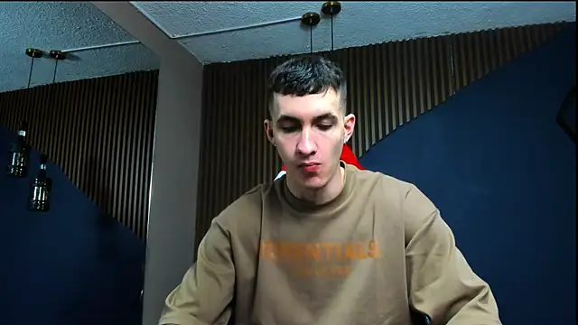 JacksonOlsenn online show from January 2025 12:44:02 PM