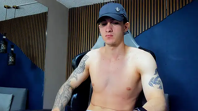 JacksonOlsenn online show from January 2025 12:33:01 PM