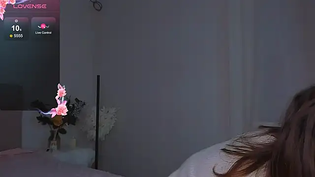 Laura Leee online show from December 2024 09:38:02 AM
