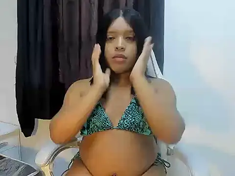 Snapshot of ShanayaKops chatting on November 2025 01:21:02 PM ShanayaKops online show from November 2025 01:21:02 PM