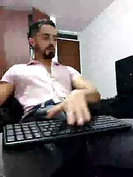 Snapshot of MAXIMUS_MASTE3 chatting on February 2025 11:53:01 PM MAXIMUS MASTE3 online show from February 2025 11:53:01 PM