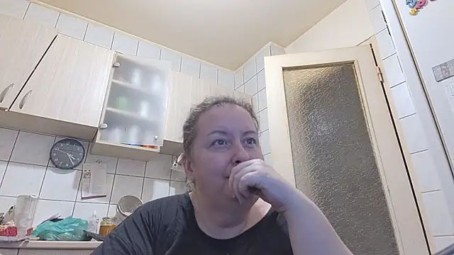 Snapshot of melissaBlessing chatting on February 2025 12:26:02 PM melissaBlessing online show from February 2025 12:26:02 PM