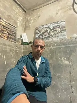 FotografoPollon online show from February 2025 12:58:01 PM