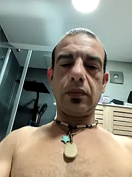 FotografoPollon online show from February 2025 04:22:01 PM