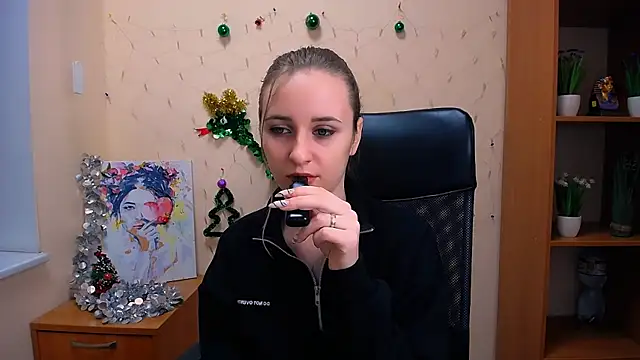  Nicole new online show from December 2024 12:44:02 PM