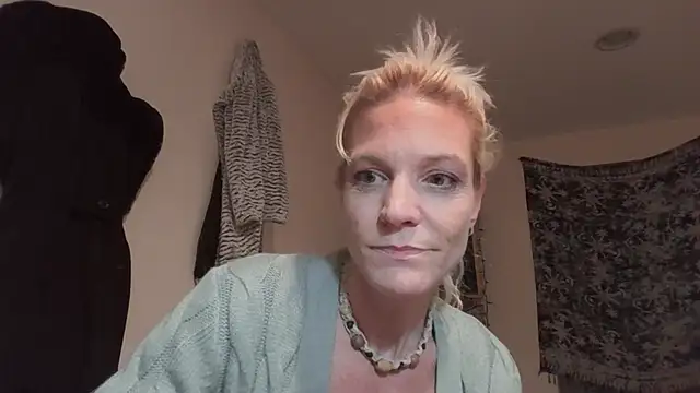 AddieAssets online show from December 2024 01:58:01 AM