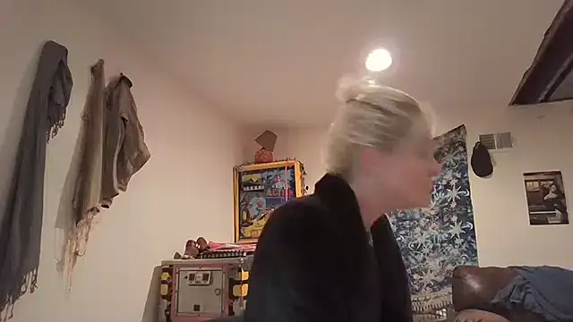 AddieAssets online show from December 2024 05:42:01 AM