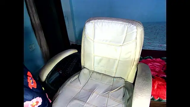 expression queen online show from November 2025 05:01:02 PM