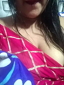 Jeenat  online show from December 2024 07:01:01 PM