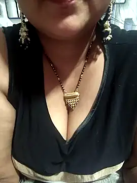 Jeenat  online show from December 2024 06:57:02 PM