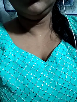Jeenat  online show from December 2024 07:21:01 PM