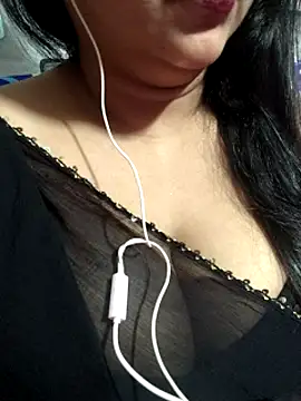 Jeenat  online show from December 2024 11:24:02 PM