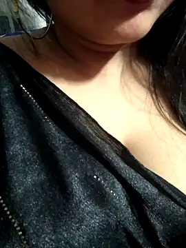 Jeenat  online show from December 2024 10:12:02 PM
