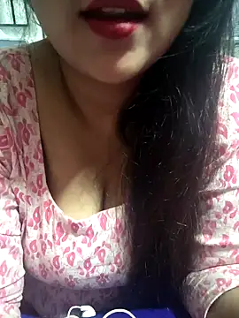 Jeenat  online show from January 2025 05:56:01 PM