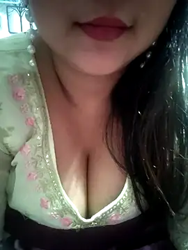 Jeenat  online show from January 2025 10:12:02 PM