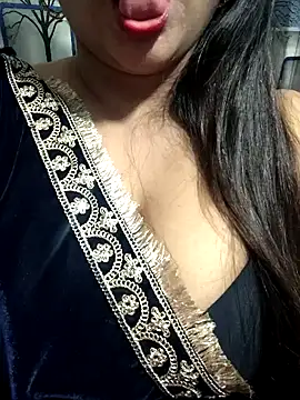 Jeenat  online show from January 2025 03:03:01 PM