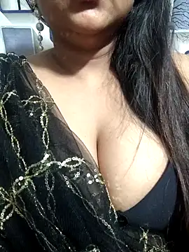 Jeenat  online show from February 2025 06:07:01 PM
