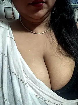 Jeenat  online show from February 2025 07:20:02 PM