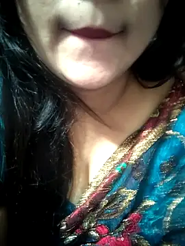 Jeenat  online show from February 2025 08:31:01 PM