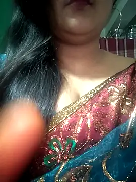 Jeenat  online show from February 2025 06:33:01 PM