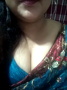 Jeenat  online show from February 2025 06:19:02 PM