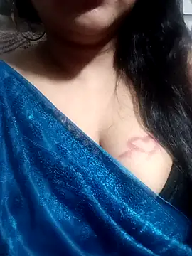 Jeenat  online show from February 2025 06:57:02 PM