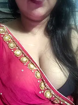 Jeenat  online show from February 2025 06:42:01 PM