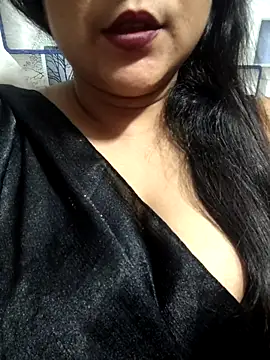 Jeenat  online show from February 2025 07:25:01 PM