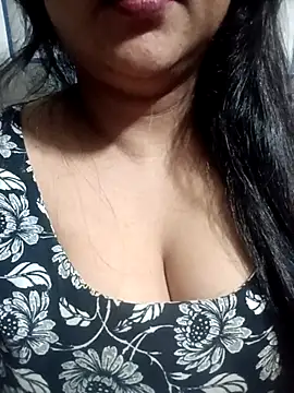 Jeenat  online show from March 2025 07:06:02 PM