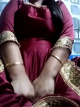 Jeenat  online show from March 2025 07:32:01 PM