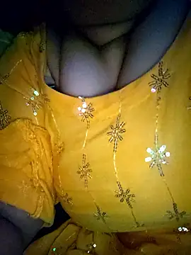 Jeenat  online show from September 2025 07:06:02 PM