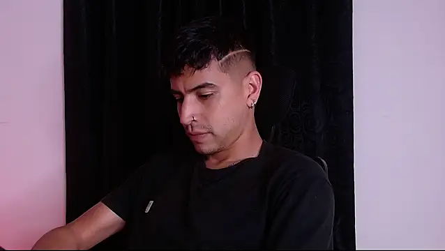 Snapshot of JuannRizo chatting on March 2025 09:32:02 PM JuannRizo online show from March 2025 09:32:02 PM