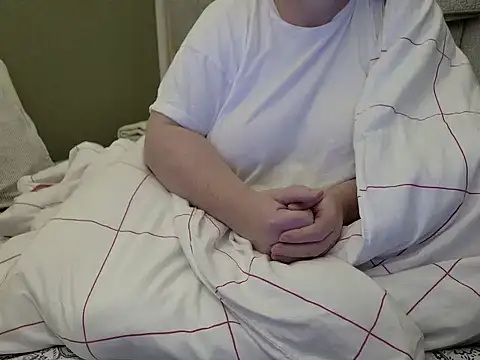 Snapshot of MarthaBriest chatting on November 2025 03:29:02 AM MarthaBriest online show from November 2025 03:29:02 AM