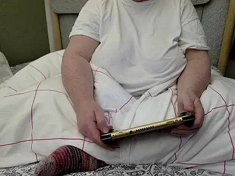 Snapshot of MarthaBriest chatting on November 2025 03:27:02 AM MarthaBriest online show from November 2025 03:27:02 AM