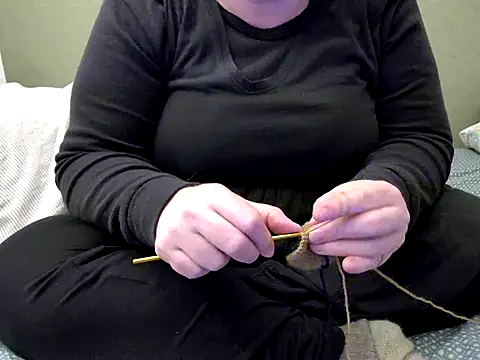 Snapshot of MarthaBriest chatting on December 2025 08:04:01 PM MarthaBriest online show from December 2025 08:04:01 PM